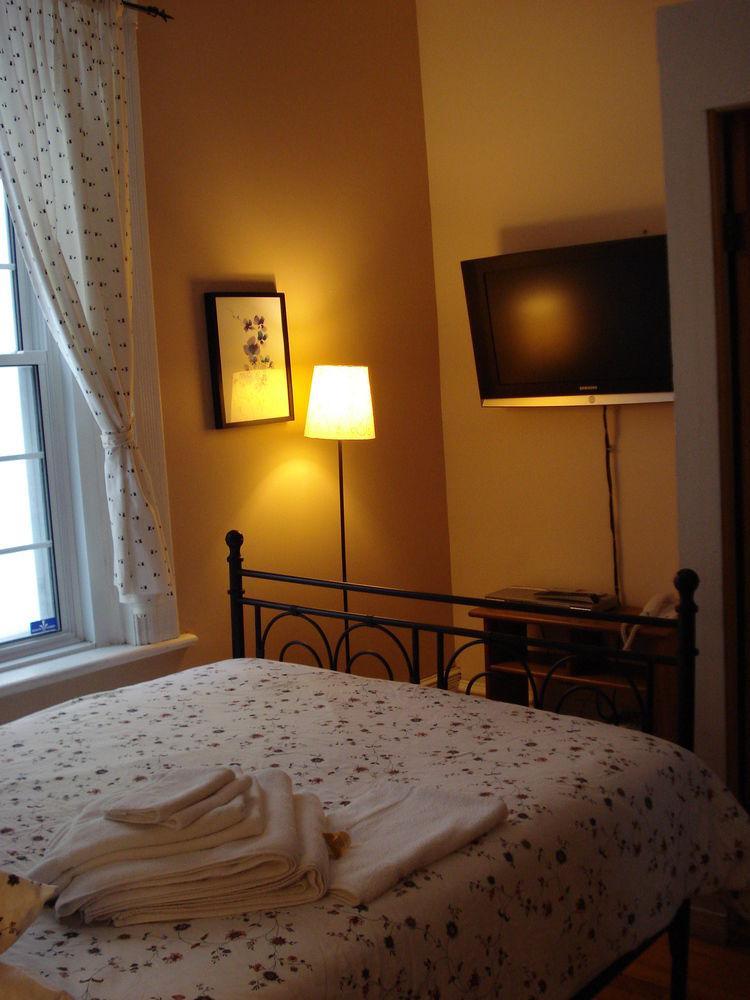 Gite University Bed And Breakfast Montreal Zewnętrze zdjęcie