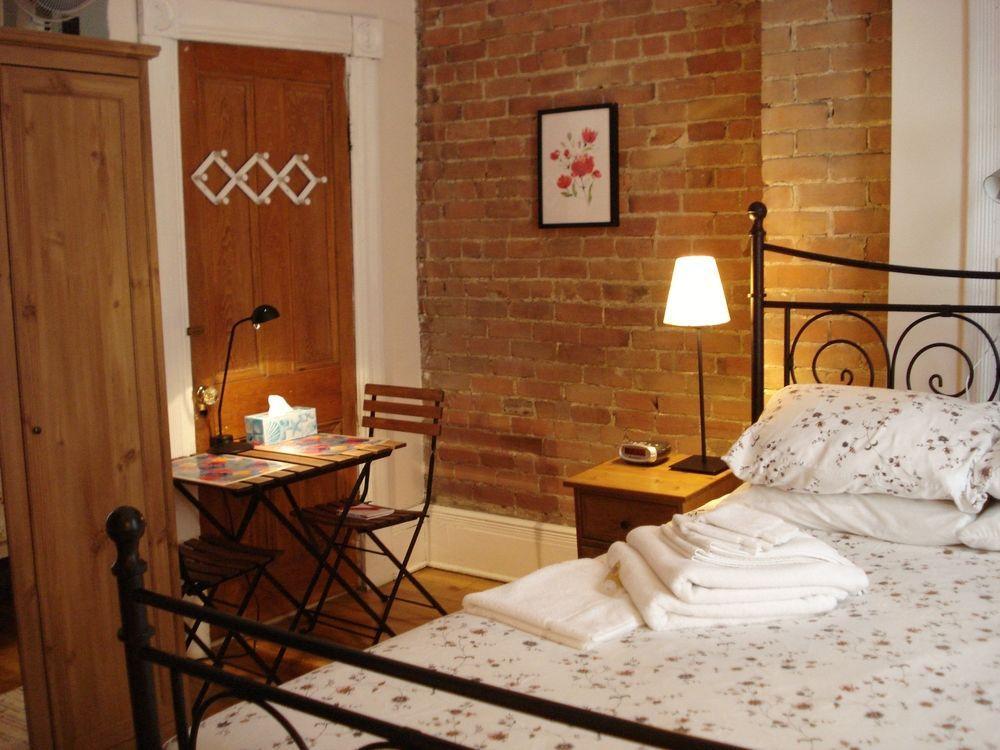 Gite University Bed And Breakfast Montreal Zewnętrze zdjęcie